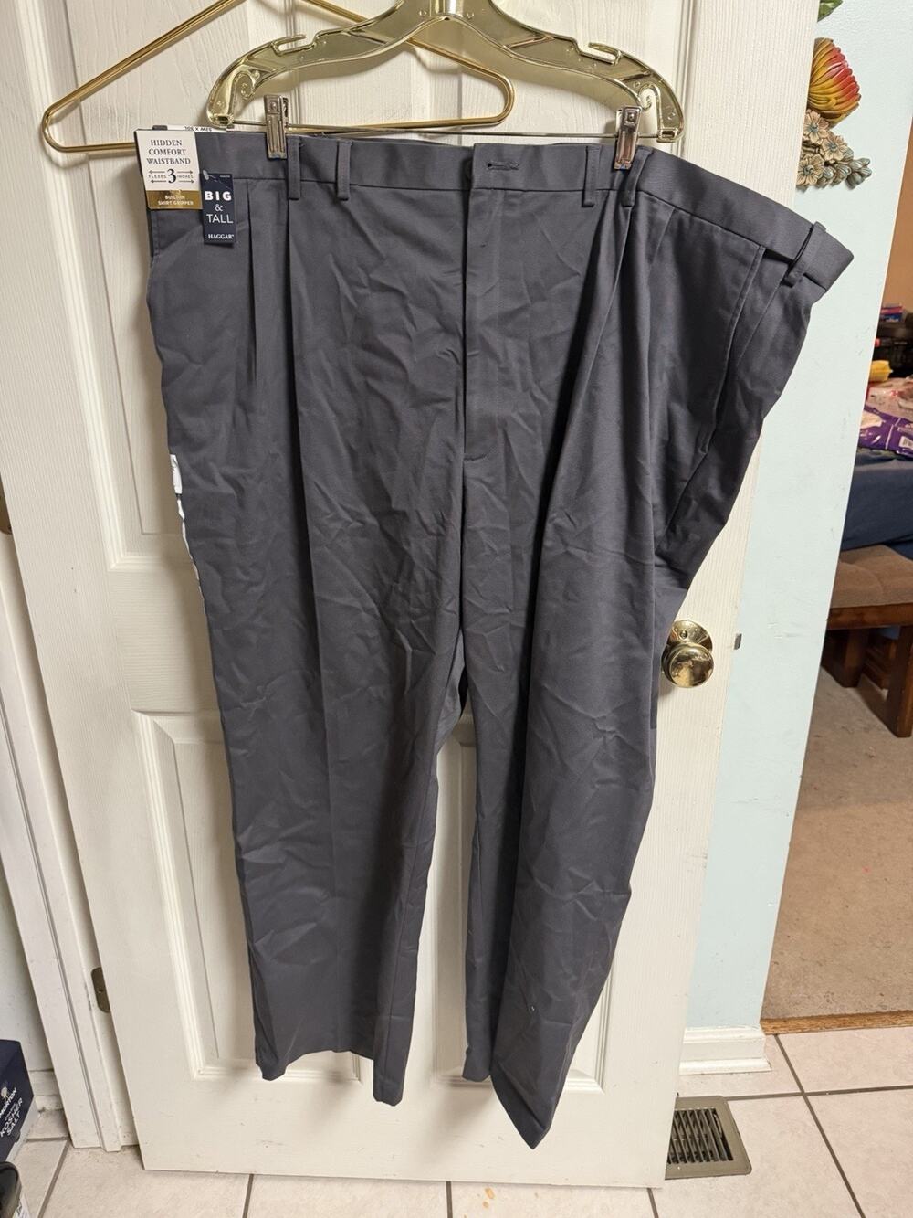 Men's 52x30 HAGGAR Iron Free Premium Khaki Pleated Classic Fit Black Dress Pants